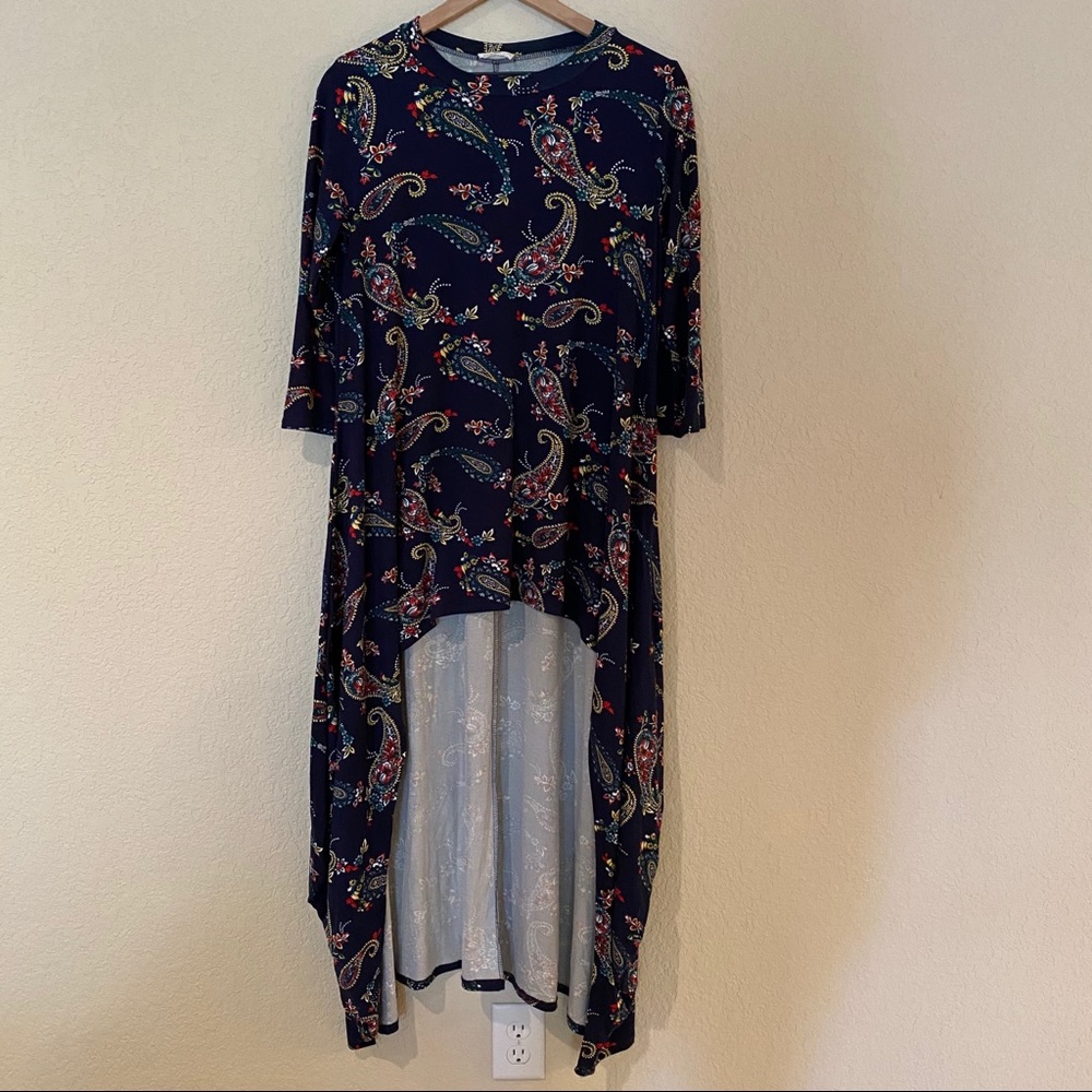 Myesper Navy Paisley High-Low Tunic - LARGE